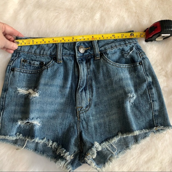 ⭐️ BDG Urban Outfitters High Rise Dree Cheeky Jean Denim Shorts Size 25 - Picture 9 of 9